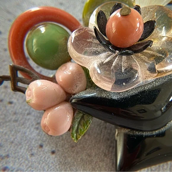 Vintage Novelty Multi Colored Brooch Celluloid? - Picture 7 of 7